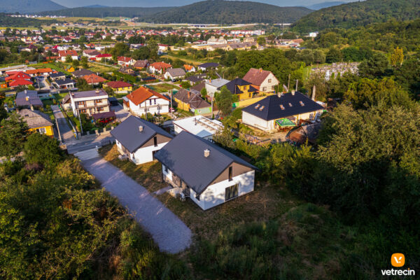 dom-velky-saris_2025_31